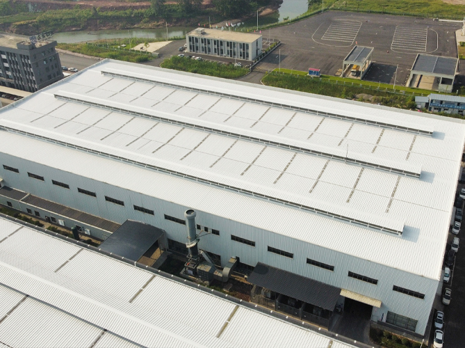 雅安誠裕金屬3號(hào)廠房屋頂防水補(bǔ)漏工程案例